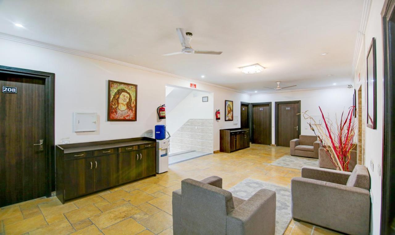Treebo Trend Blooms Premium Otel Gurgaon Dış mekan fotoğraf