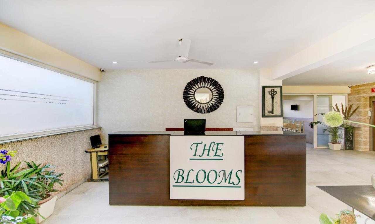 Treebo Trend Blooms Premium Otel Gurgaon Dış mekan fotoğraf
