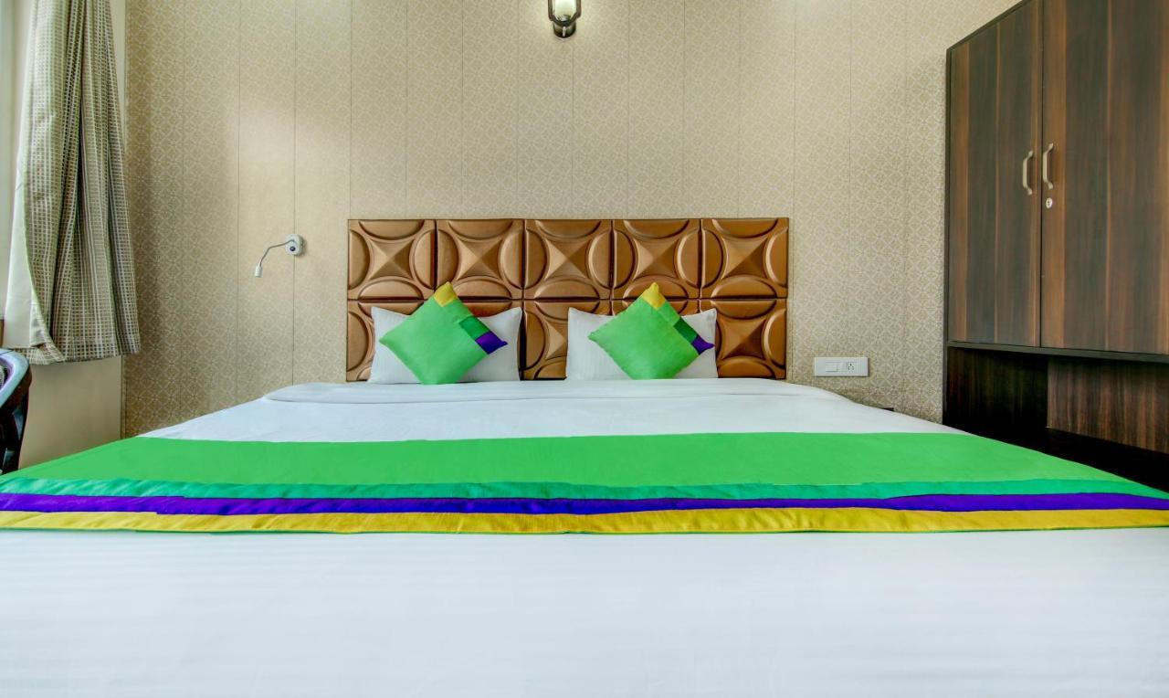 Treebo Trend Blooms Premium Otel Gurgaon Dış mekan fotoğraf