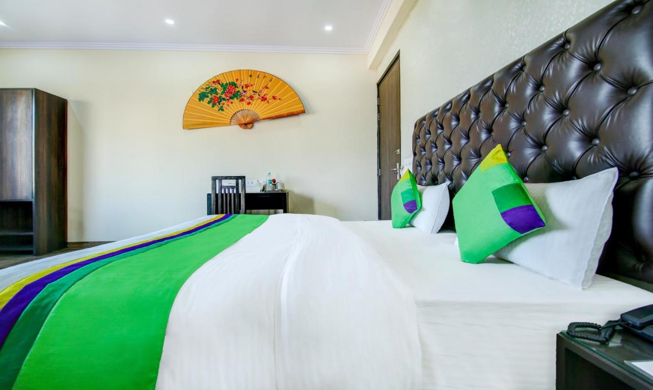 Treebo Trend Blooms Premium Otel Gurgaon Dış mekan fotoğraf
