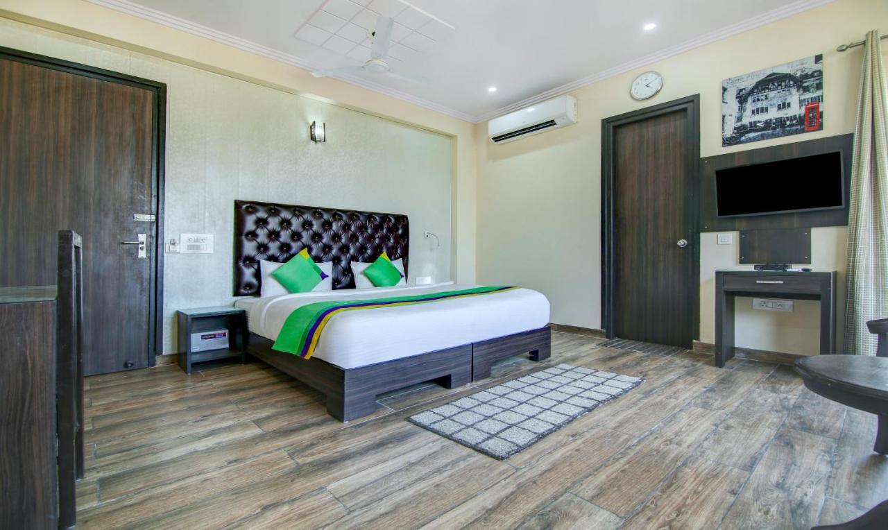 Treebo Trend Blooms Premium Otel Gurgaon Dış mekan fotoğraf
