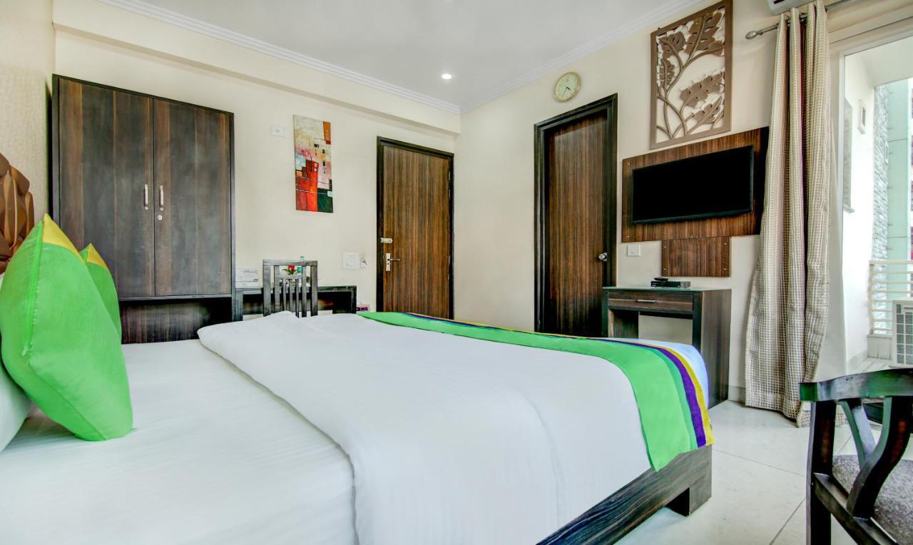 Treebo Trend Blooms Premium Otel Gurgaon Dış mekan fotoğraf