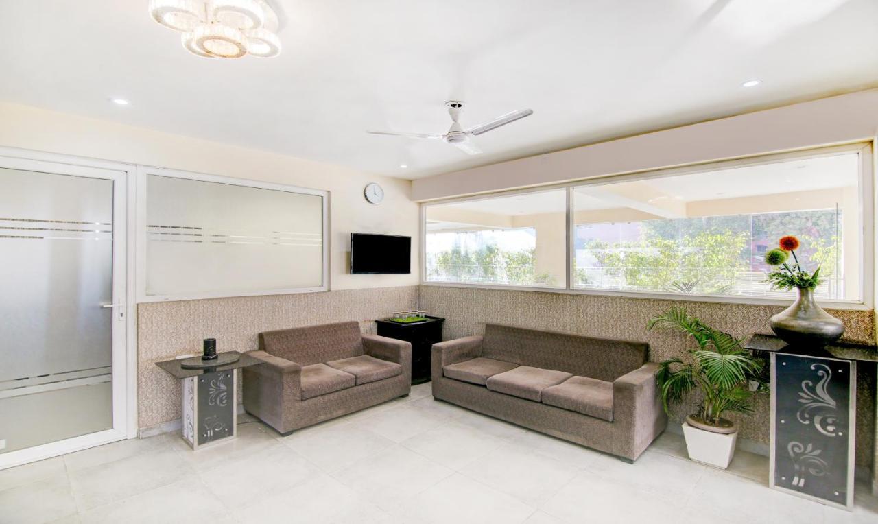 Treebo Trend Blooms Premium Otel Gurgaon Dış mekan fotoğraf