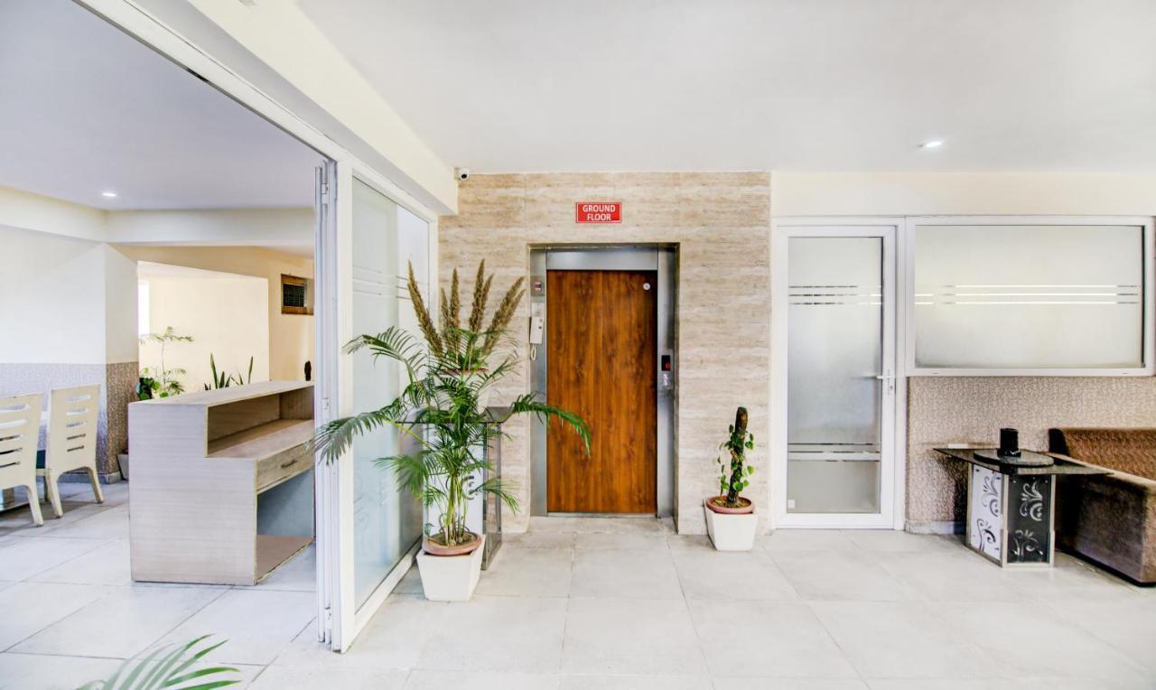 Treebo Trend Blooms Premium Otel Gurgaon Dış mekan fotoğraf